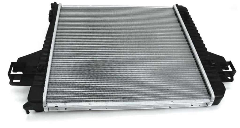 Radiator For 3.7L Jeep Cherokee KJ